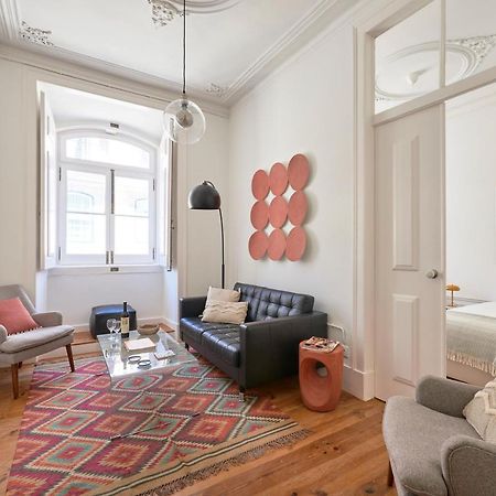 Sunny Pink Street Historical Apt, By Timecooler Lissabon Exterior foto