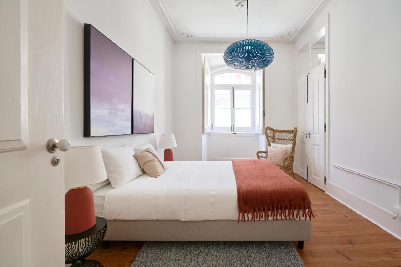 Sunny Pink Street Historical Apt, By Timecooler Lissabon Exterior foto