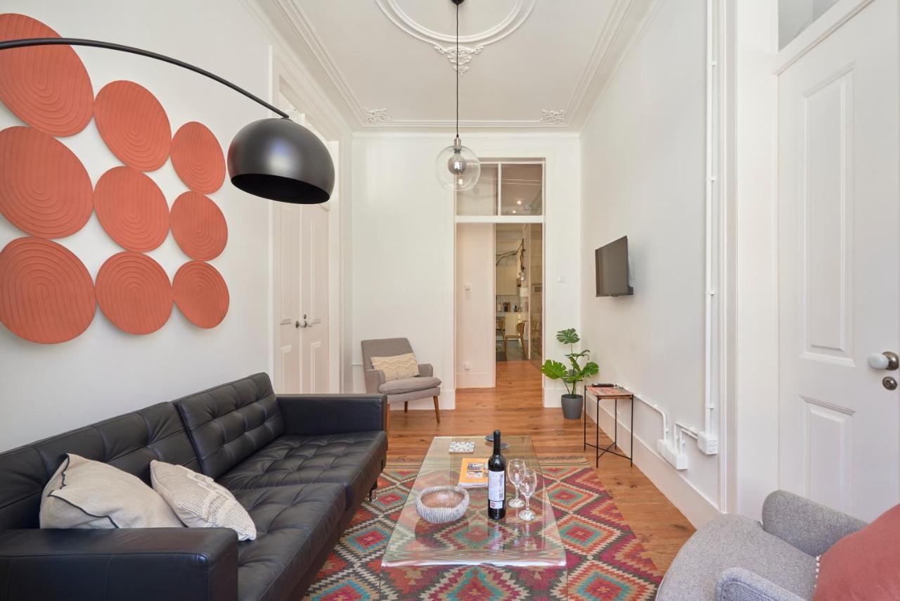 Sunny Pink Street Historical Apt, By Timecooler Lissabon Exterior foto