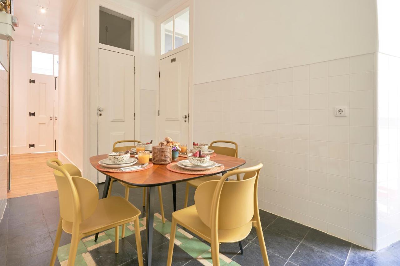 Sunny Pink Street Historical Apt, By Timecooler Lissabon Exterior foto