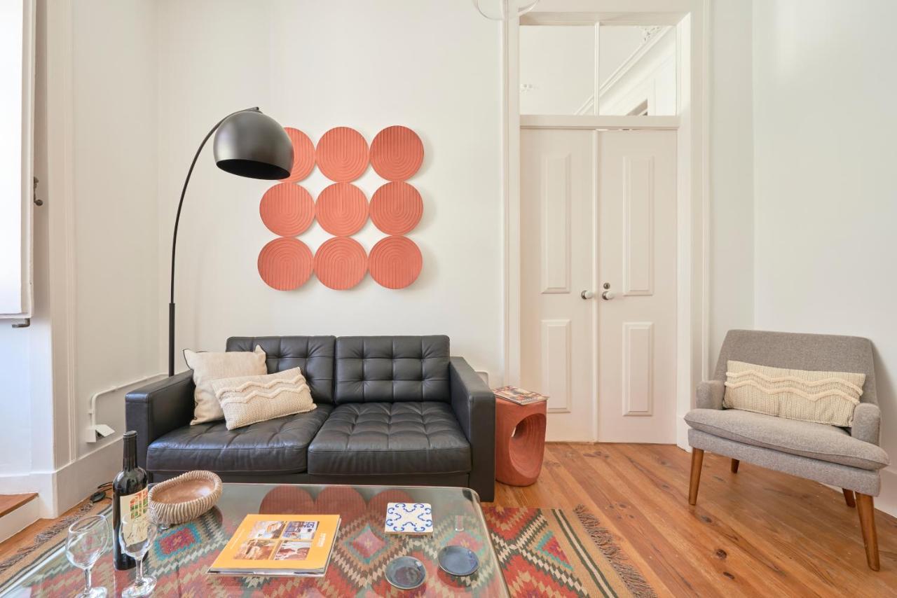 Sunny Pink Street Historical Apt, By Timecooler Lissabon Exterior foto